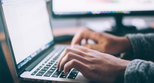 applying for contract jobs on a laptop